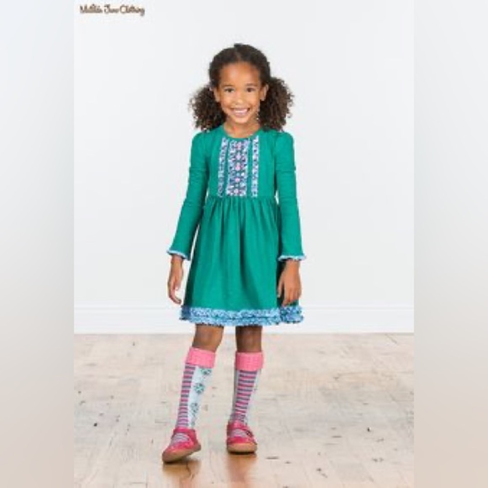 Matilda Jane size 8 green dress. Perfect for the holidays.